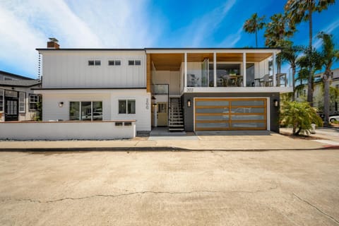 4 bedroom Renovated Home on Balboa Island House in Balboa Island