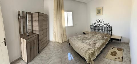 Bedroom, wardrobe
