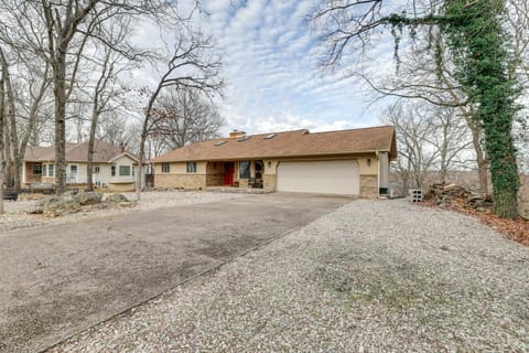 Spacious Holiday Island Escape with Deck and Gas Grill House in Carroll County