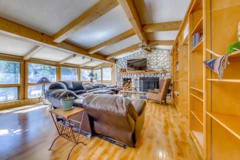 Ruidoso Cabin in the Mtns River and Forest Views! Cabin in Ruidoso