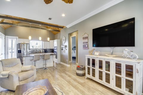 Walk to Beach Stunning Gulfport Getaway House in Gulfport