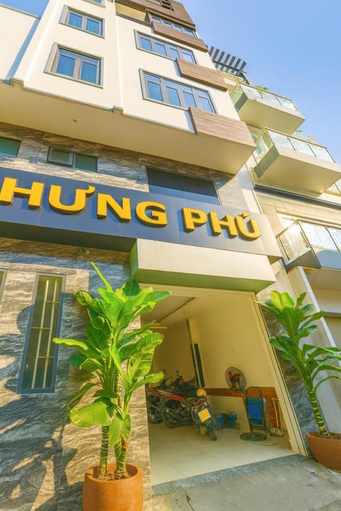Property building, Day