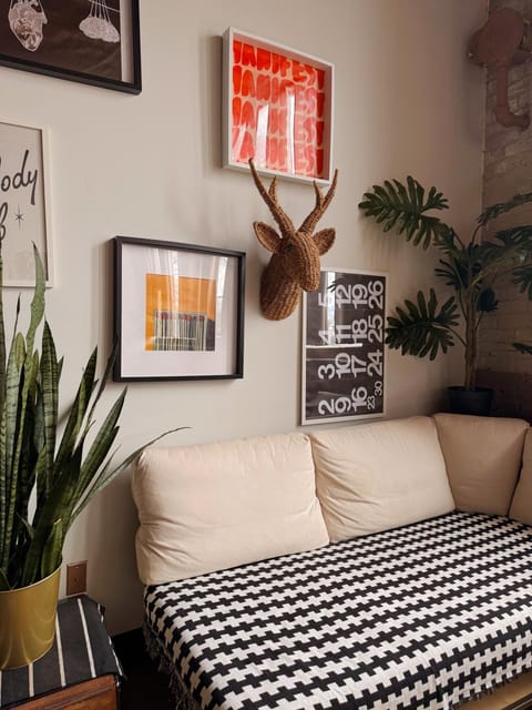 Decorative detail, Seating area