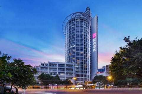 Property building, Day, Location
