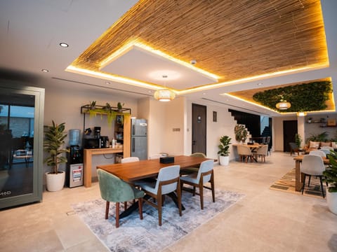 Dining area, Communal kitchen