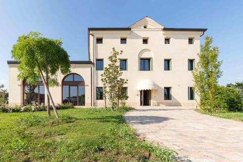 Property building, Day, Garden