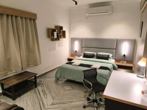 Bed, Bedroom, air conditioner
