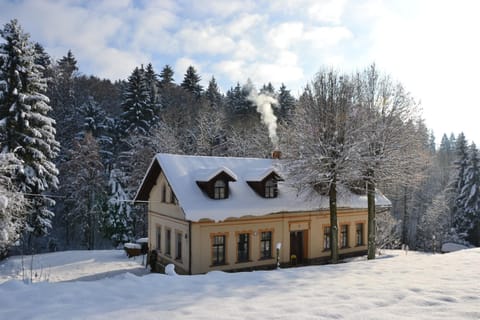Facade/entrance, Winter