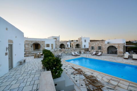 Property building, Facade/entrance, Day, Balcony/Terrace, Pool view, Swimming pool, sunbed