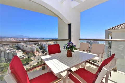 Balcony/Terrace, Balcony/Terrace, Dining area, City view, Mountain view, Sea view