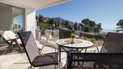 Stylish Central Apartment & Panoramic Views Mijas Apartment in Mijas