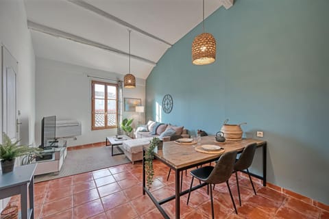 TV and multimedia, Living room, Meals