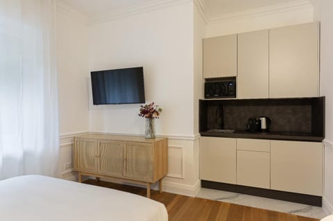 TV and multimedia, Kitchen or kitchenette