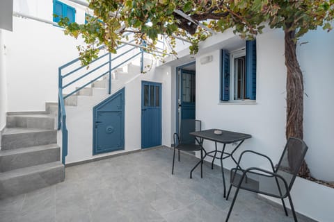 Inner courtyard view