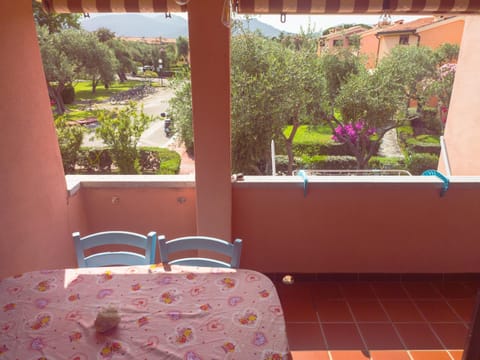 Patio, Spring, Day, Garden, View (from property/room), Balcony/Terrace, Photo of the whole room, Dining area, Garden view