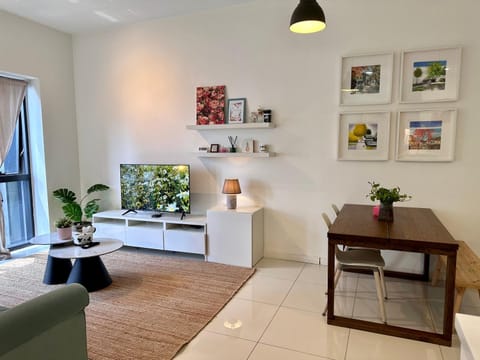 Living room, Decorative detail, Seating area, Dining area