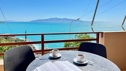 Day, Natural landscape, Coffee/tea facilities, View (from property/room), Balcony/Terrace, Dining area, Sea view