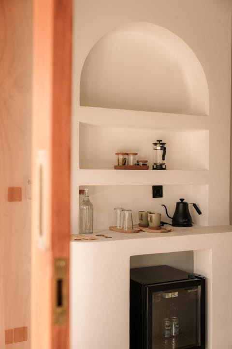 Coffee/tea facilities, Kitchen or kitchenette, minibar, stove, toaster