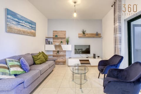 Library, TV and multimedia, Living room, Seating area