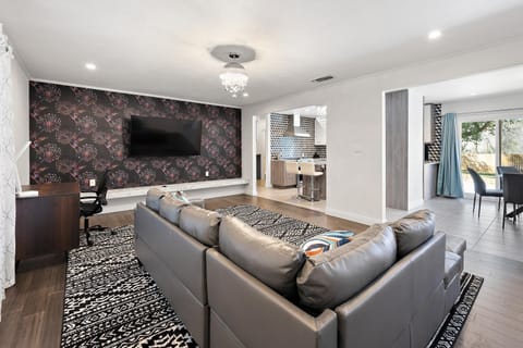 TV and multimedia, Seating area