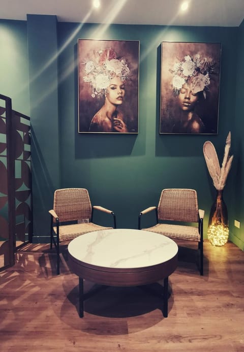 Living room, Seating area