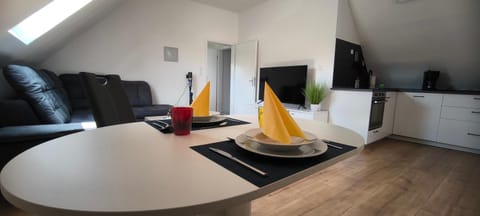 TV and multimedia, Kitchen or kitchenette, Living room, Dining area, kitchen, kitchen