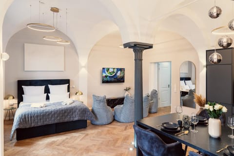 TV and multimedia, Living room, Bedroom