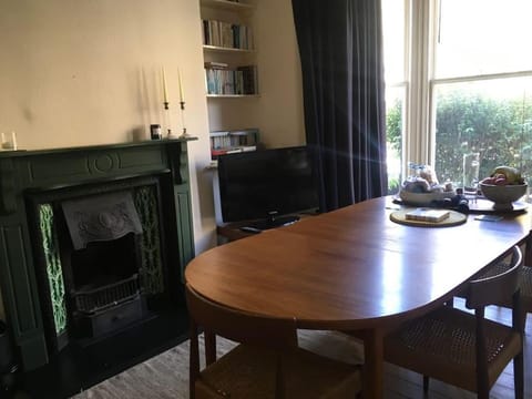 Stylish Two Large Double Bedroom House in Central Harrogate with on street parking House in Harrogate