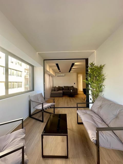 BlueMotion - CruiseHub 2B Apartment in Pireas