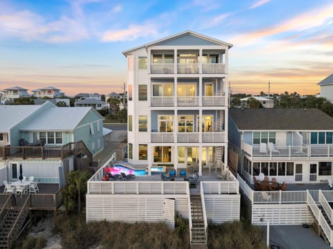 Property building, Bird's eye view, Balcony/Terrace, Beach, Swimming pool