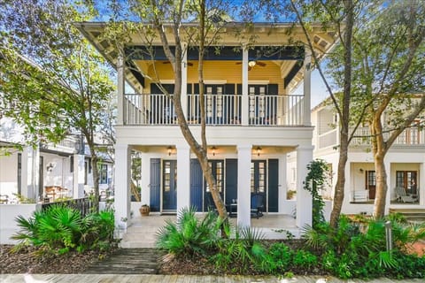 Property building, Facade/entrance, pet friendly