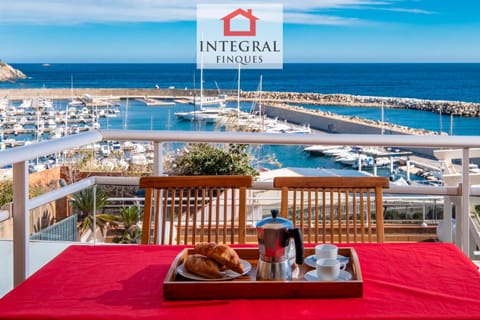 Property building, Balcony/Terrace, Sea view