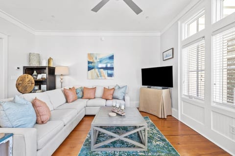 TV and multimedia, Balcony/Terrace, Living room