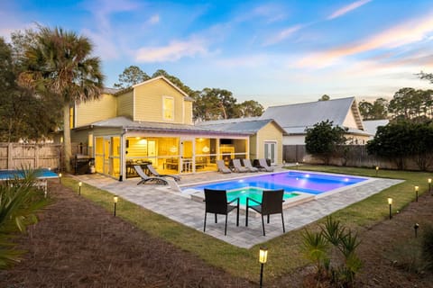 Property building, Patio, Seating area, Swimming pool, pet friendly