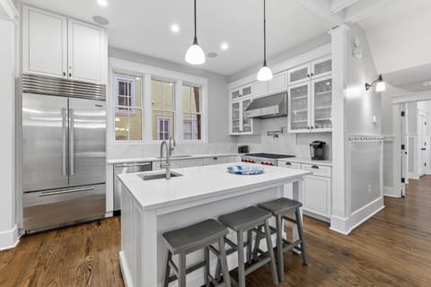 Kitchen or kitchenette, kitchen