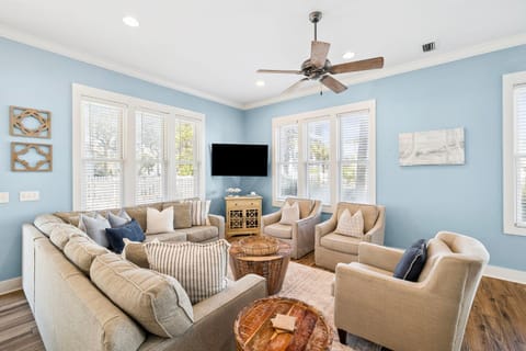 Patio, TV and multimedia, Living room