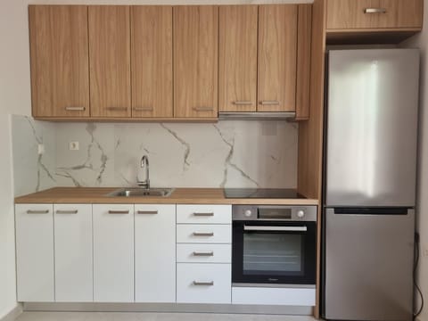 Chrysanthes No4 Apartment in Poros