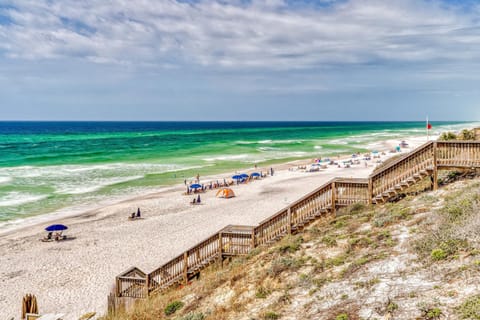 Neighbourhood, Beach