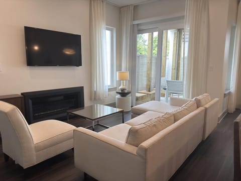 Patio, TV and multimedia, Living room