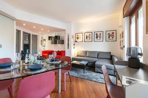 Living room, Seating area, Dining area