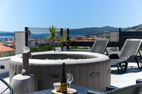 Studio apartman with jacuzzi on rooftop Apartment in Trogir