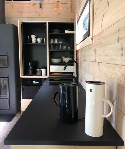 Coffee/tea facilities, Kitchen or kitchenette, toaster
