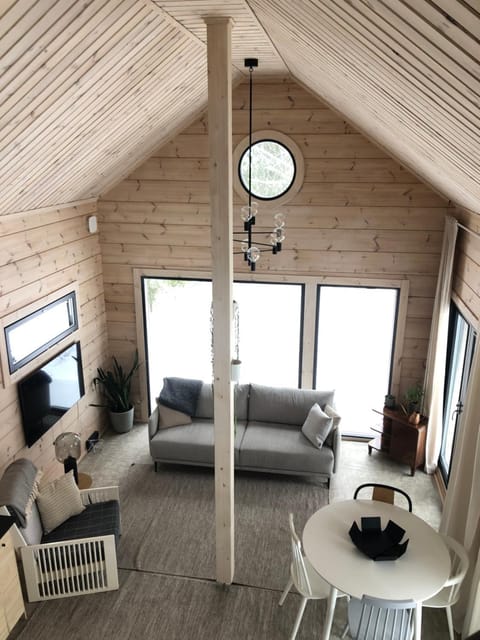 TV and multimedia, Seating area, Dining area