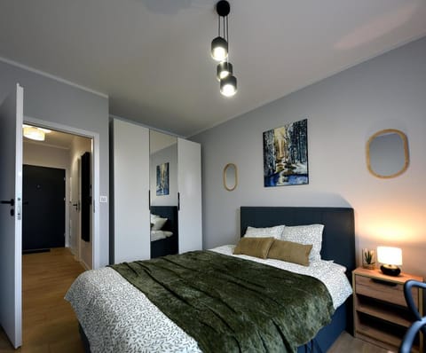 Bed, Photo of the whole room, Bedroom, wardrobe