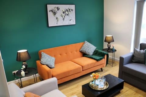 Rooms in stylish house Vacation rental in Milton Keynes