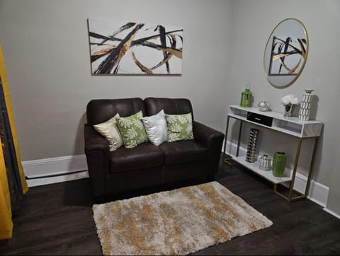 Elegant 4 Bed Room at Cleveland Clinic Area House in Cleveland Heights