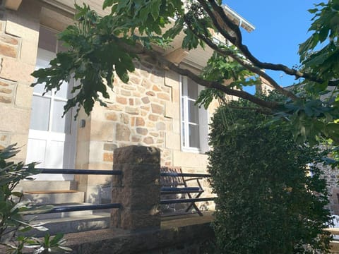 Maison de caractère avec WIFI et parking proche plage et commerces - FR-1-368-409 House in Perros-Guirec