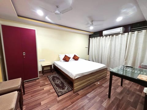 TV and multimedia, Bedroom, wardrobe, air conditioner