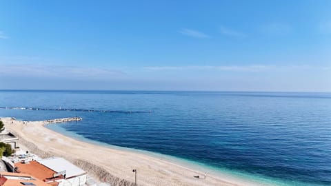 N276 - Numana, bilocale fronte Spiaggiola con piscina Apartment in Numana