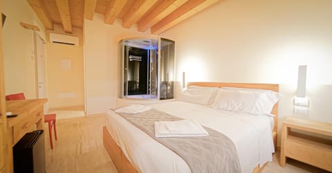 Bed, Bedroom, towels, air conditioner